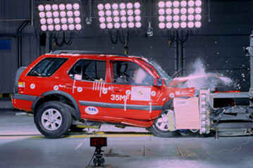 Краш тест Opel Vauxhall Frontera (2002)